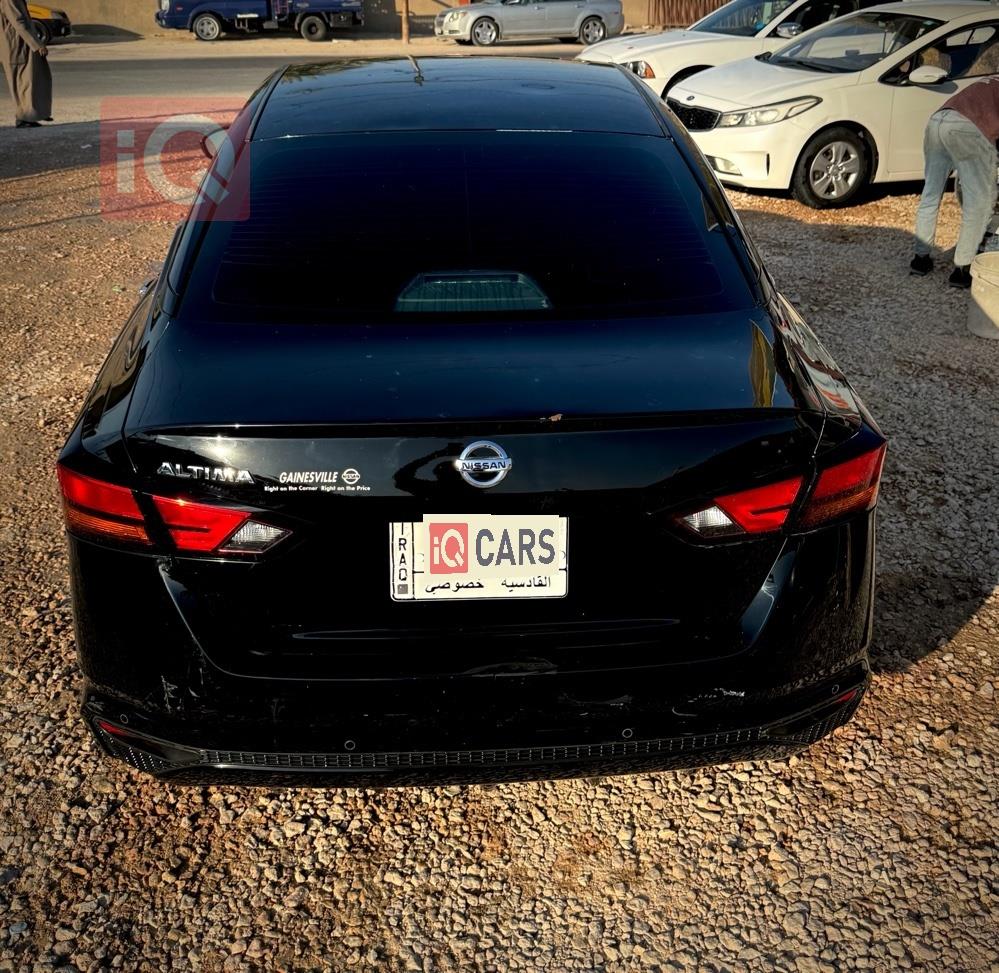 نيسان ألتيما